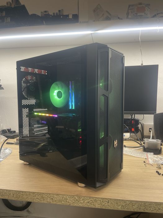 Pc gaming Ryzen7600X/32GbDDR5/RX6800