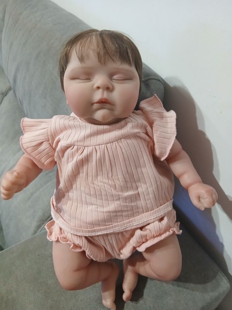 Bebé reborn menina