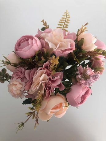 Bukiet sztucznych kwiatów (róża, hortensja)