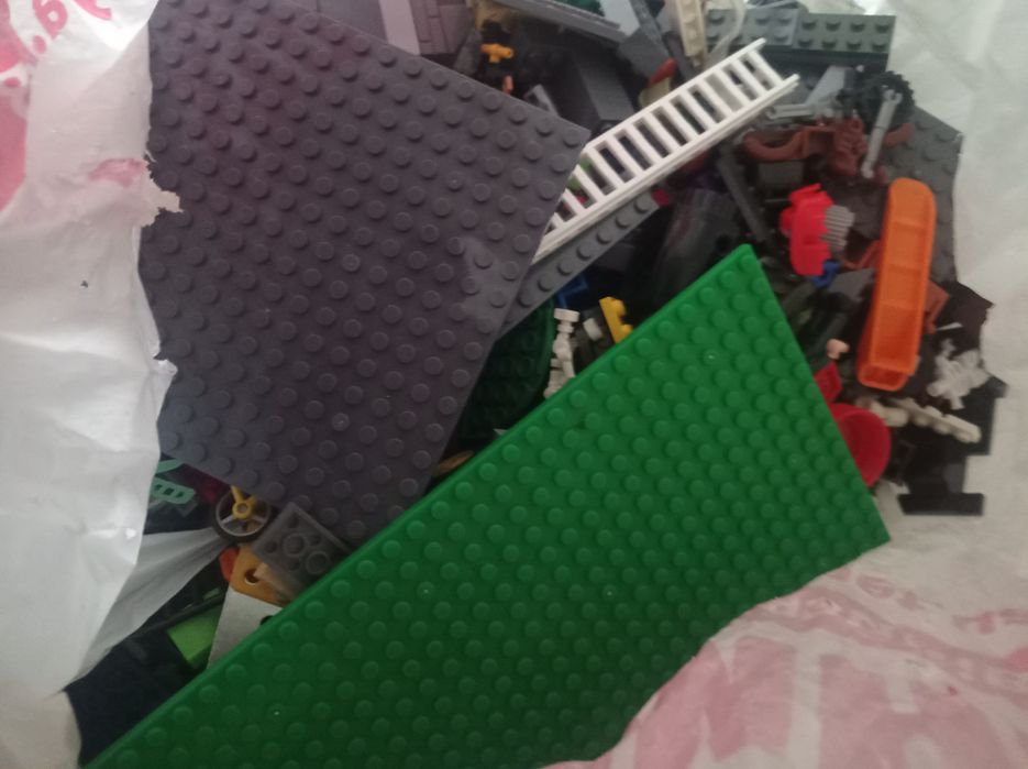 Продам деталі конструктора"лего"