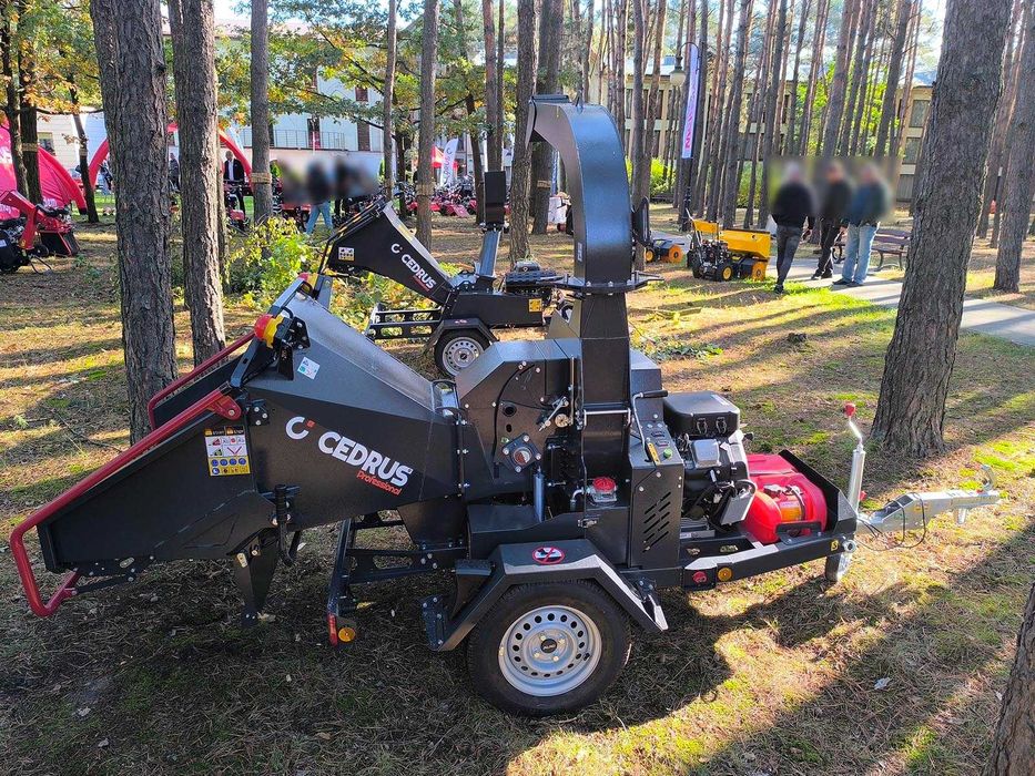 Rębak spalinowy do gałęzi