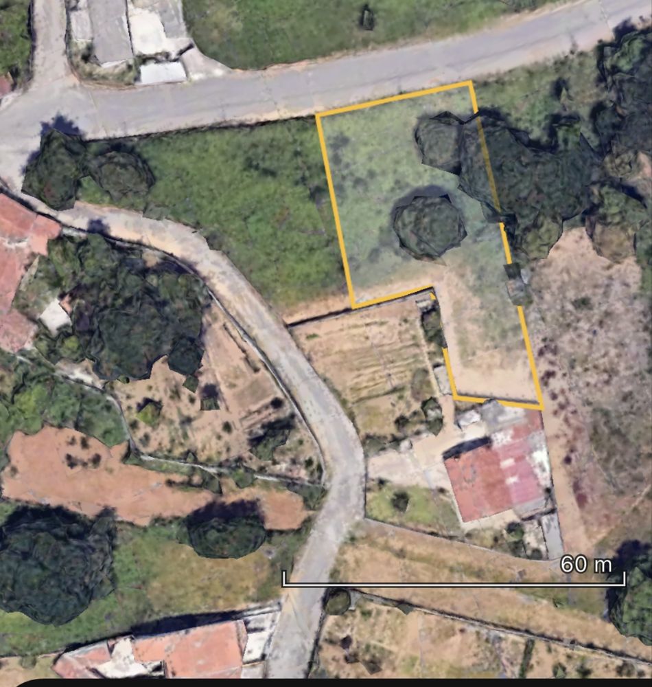Terreno com 1050 m2 Anta Guetim