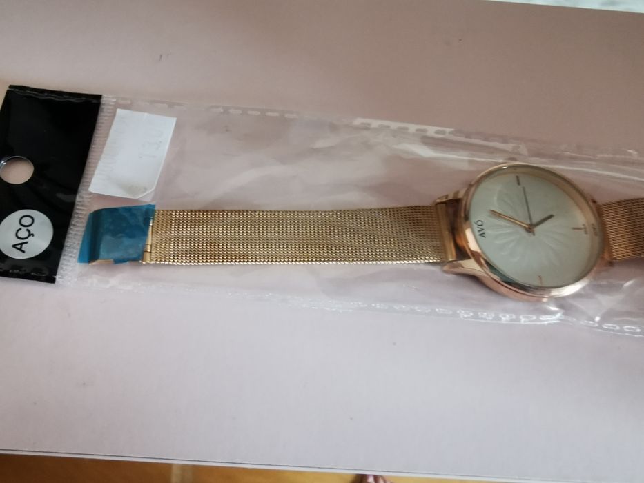 Relógio em aço dourado"avó" com bracelete Ajustável