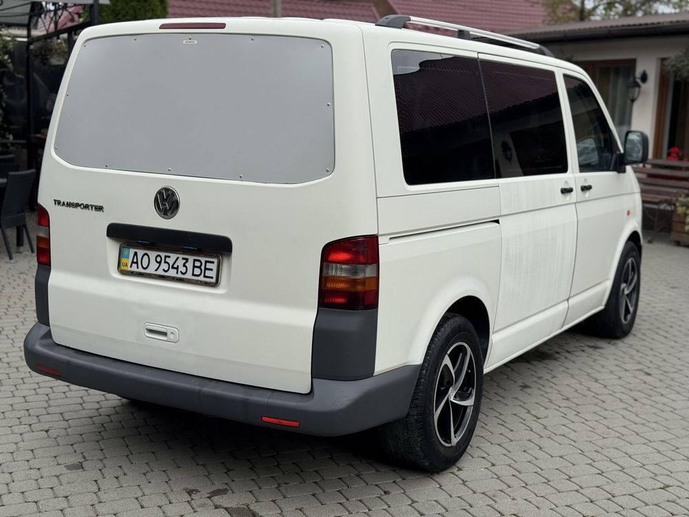 Volkswagen Transporter  2006р 8+1 пасажир  1.9 tdi