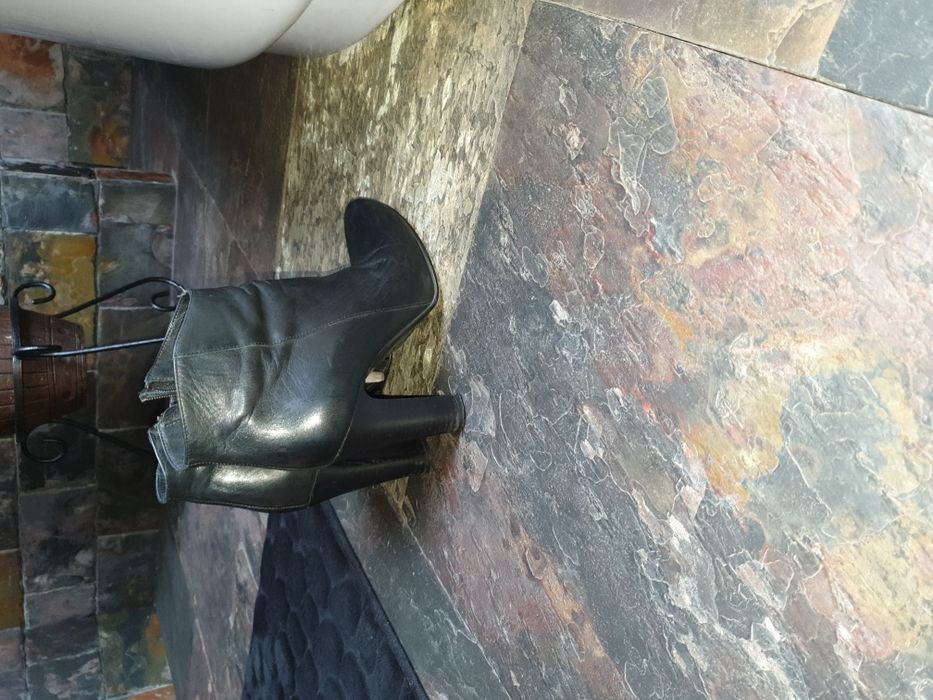 Botki Venezia rozm 38. Skóra naturalna