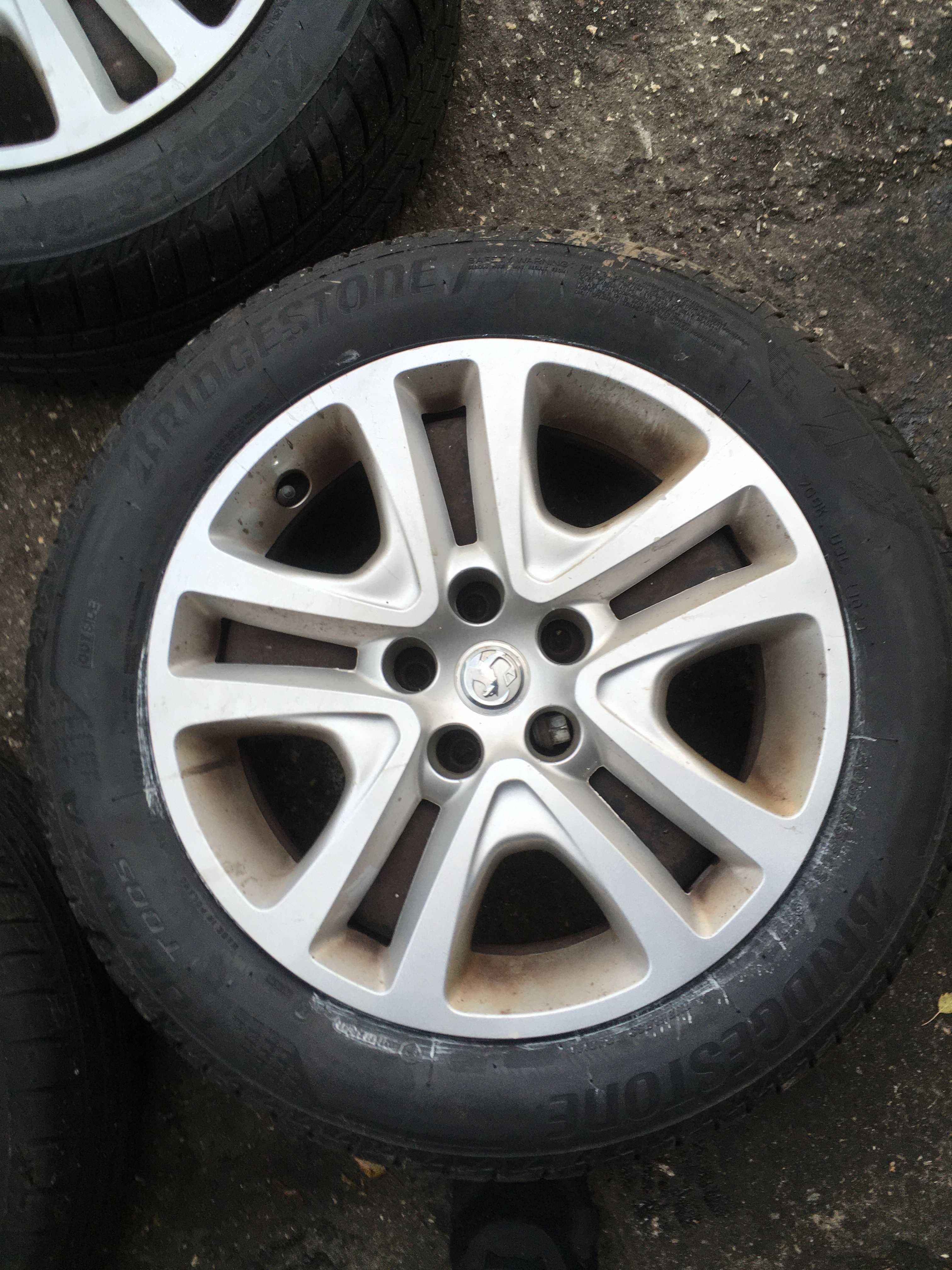 Astra J K koła Felgi Stalowe Strukturalne 16 cali 5x105 BRIDGESTONE