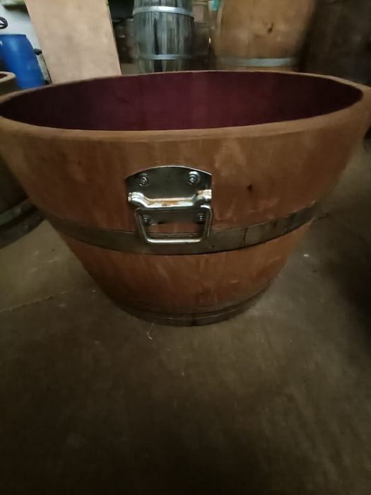 Vasos de barril ou banheira antigas