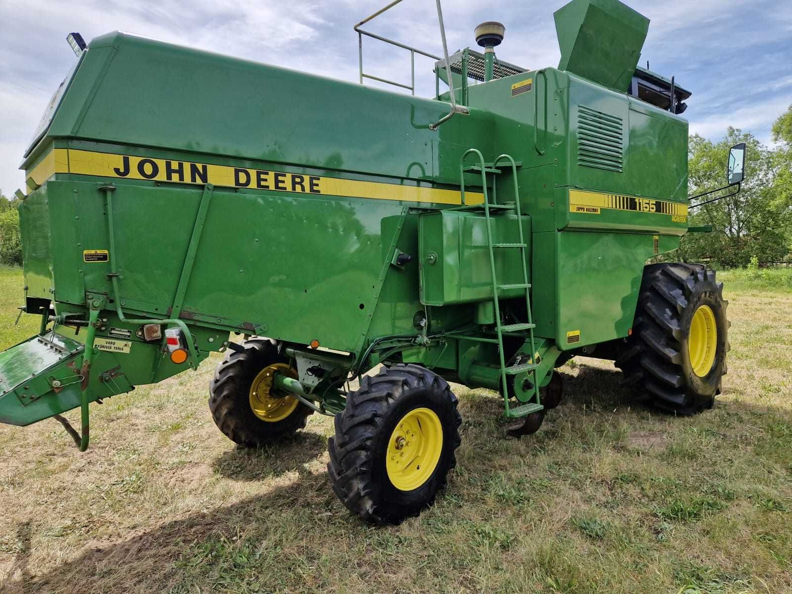 Комбайн John Deere 1155