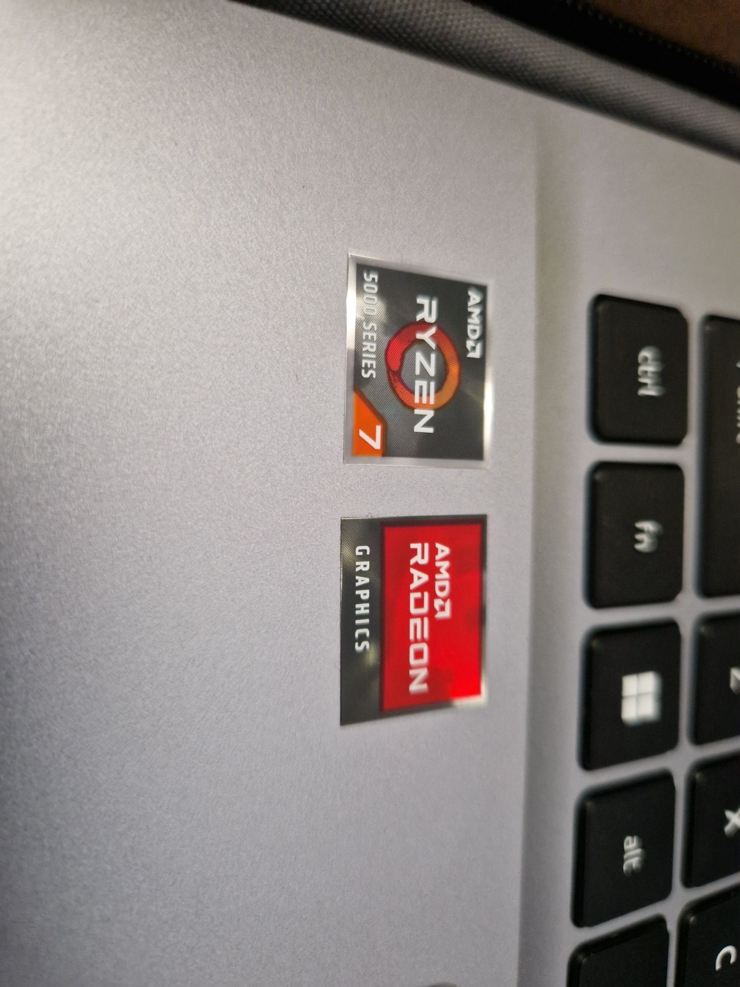 Laptop Acer Aspire 3 R7