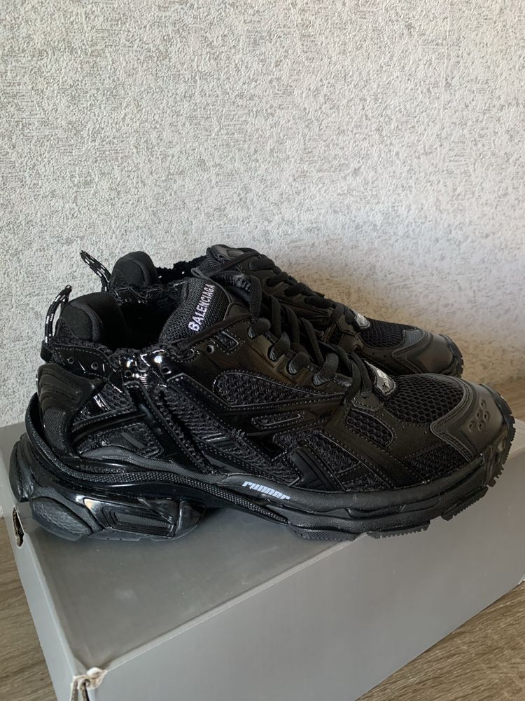 Balenciaga Runner Black