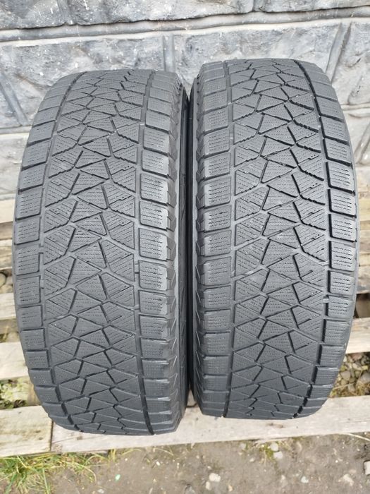Шини зимові 215-65-16C Bridgestone з Німечини