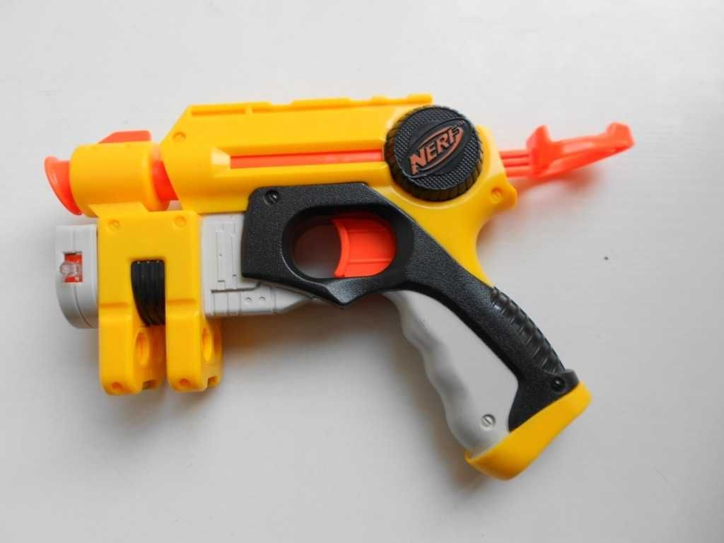 NERF pistolet  NERF FIRESTRIKE laser oryginał