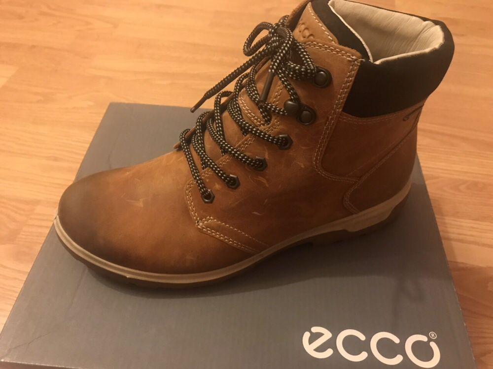 Продам ботинки ECCO