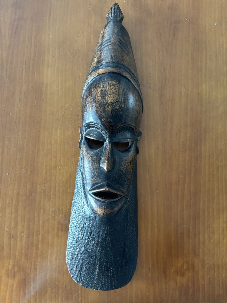 Máscara Africana em Pau Preto
