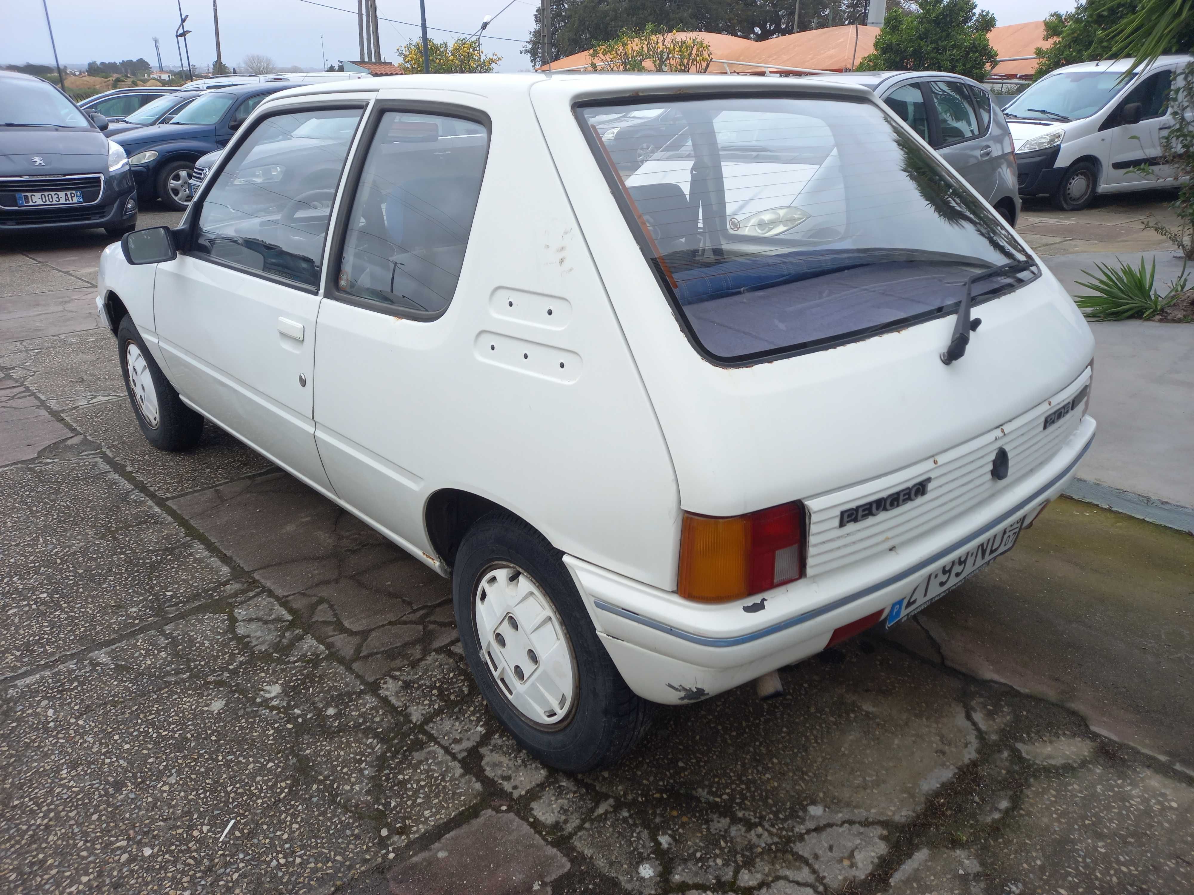 Peugeot 205 1.1  de 1988 com tecto de abrir