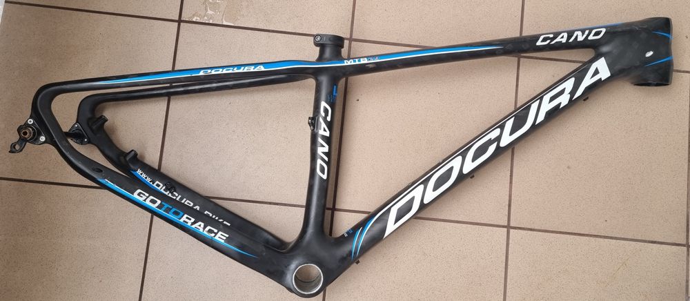 Rama karbon Docura 15 cali sztywna os koła 29