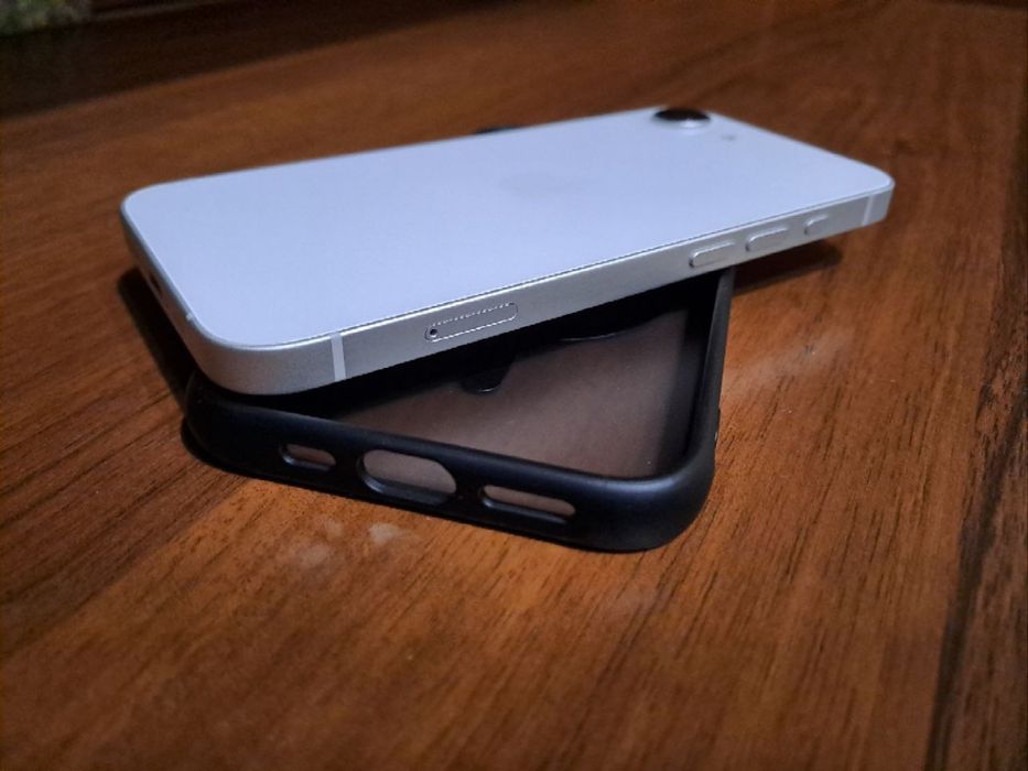 Айфон 16е 128 gb