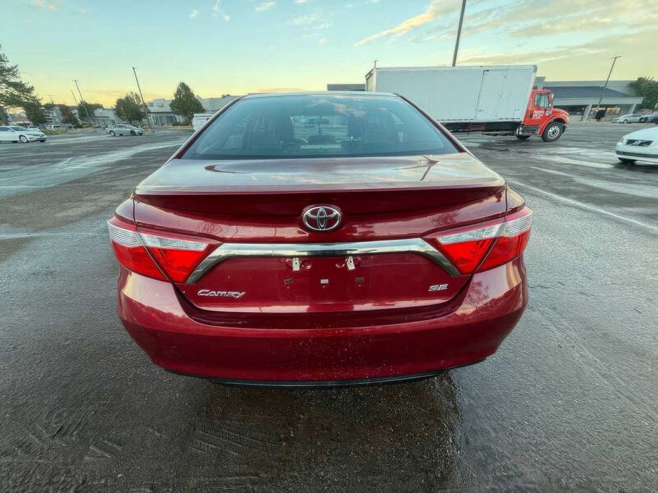 Toyota Camry      2017