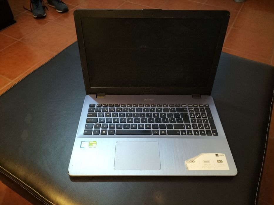ASUS A542UR-37A93CB1 15.6" i3-7100U 4GB 1TB