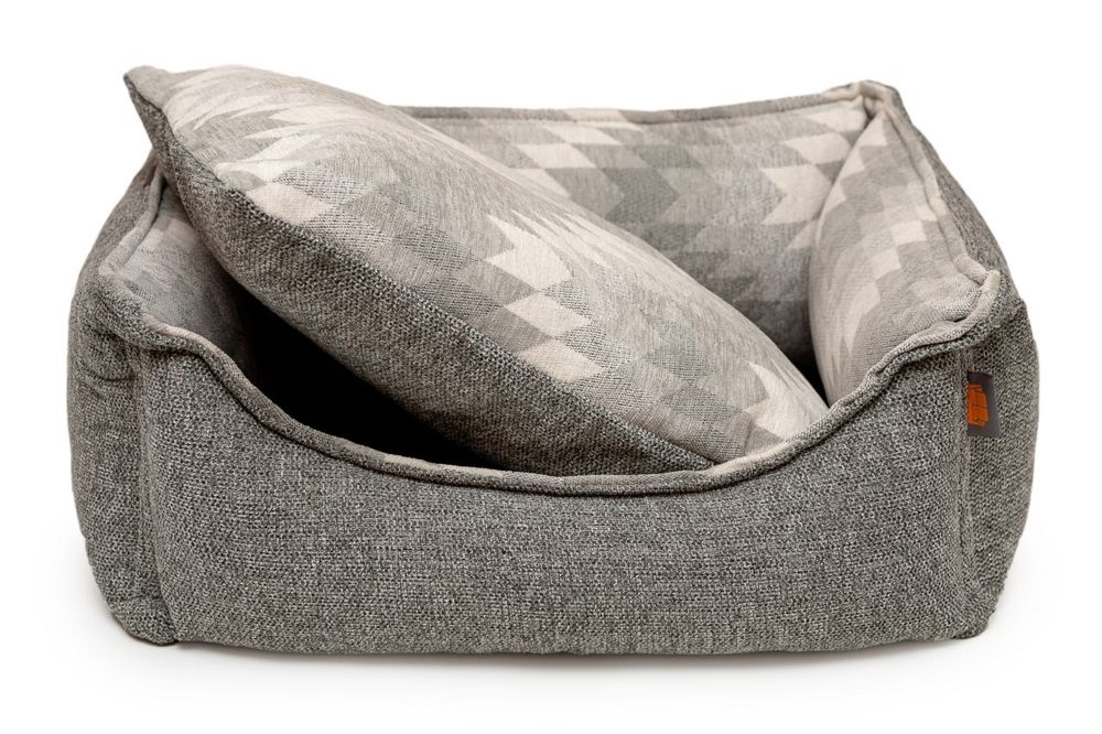 Подушка для животных. Любимые кошки и собаки.