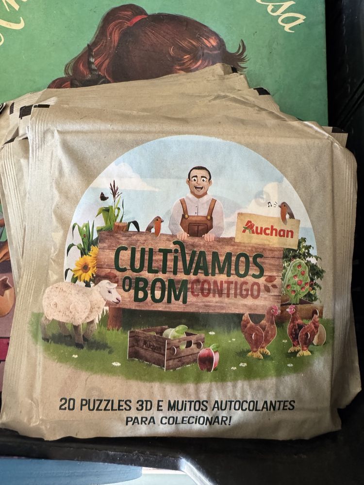Lote de 50 carteiras de cromos fechadas
