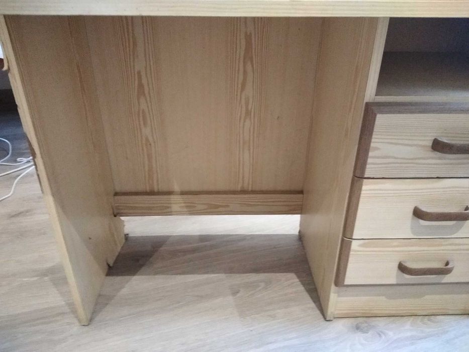 Secretaria com compartimento secreto