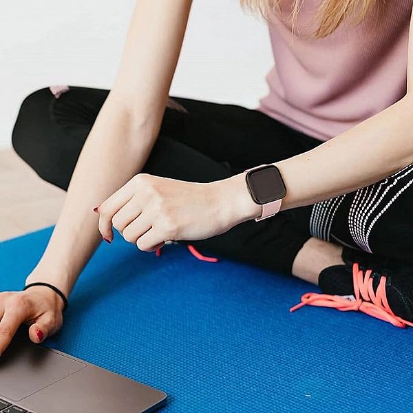 Opaska / Pasek Braders do Fitbit Versa / Versa 2 / Versa Lite pudrowy