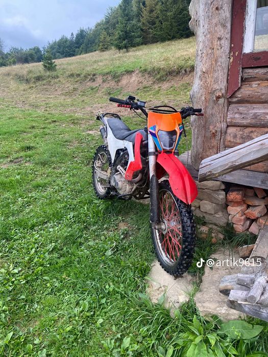 Продам мотоцикл 250 кубів срочно