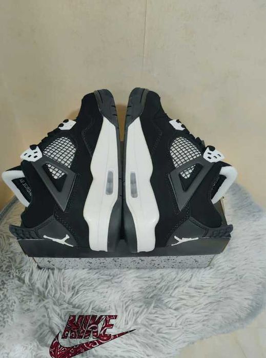 Buty damskie Trampk_Jordan_4_Retro_White_Thunder R.45