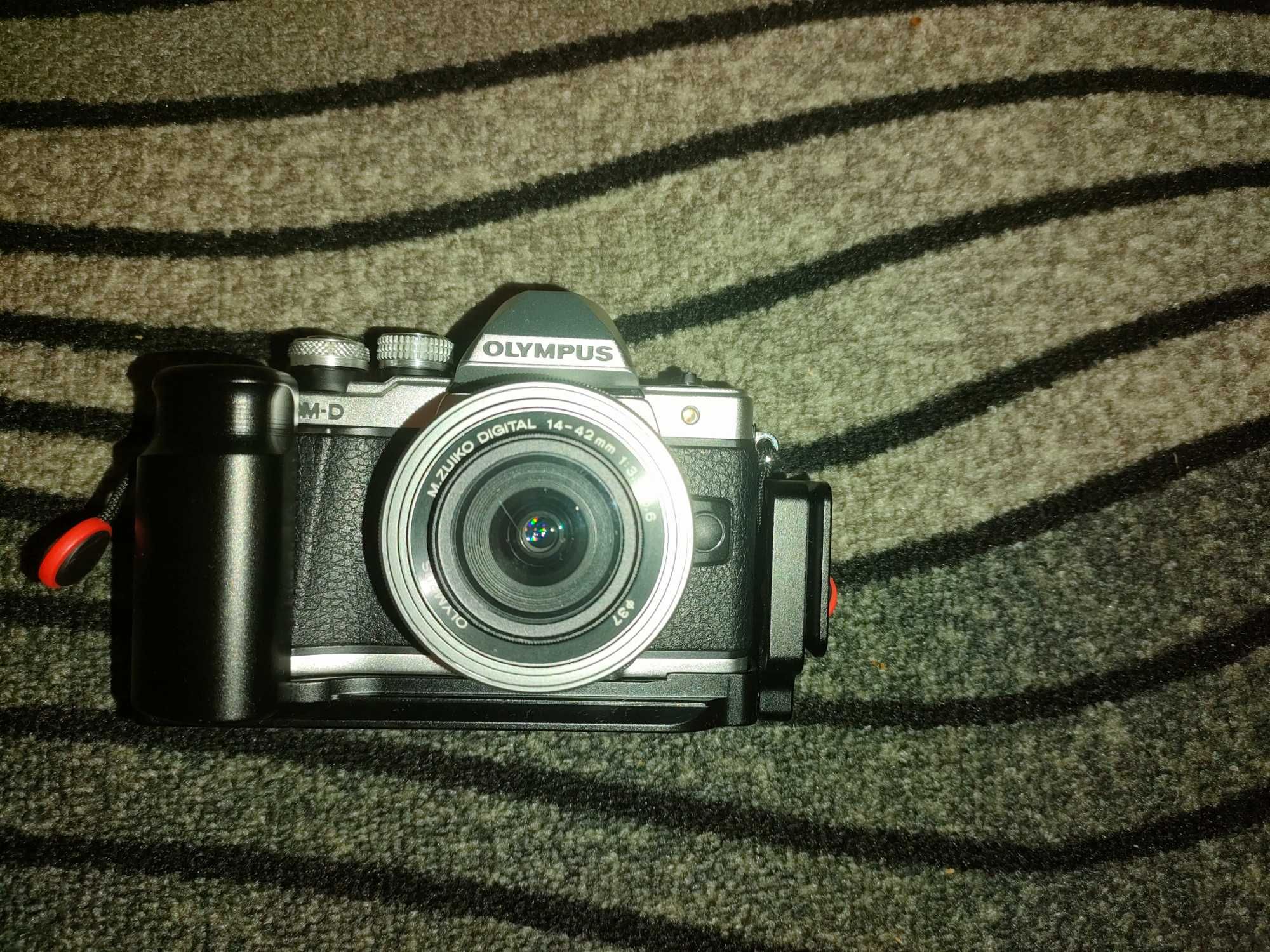 Olympus omd em10 markii +3 obiektywy+torba na aparat
