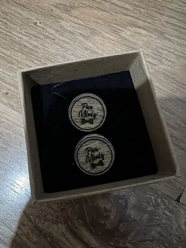 Spinki ślubne do garnituru drewniane Pan młody