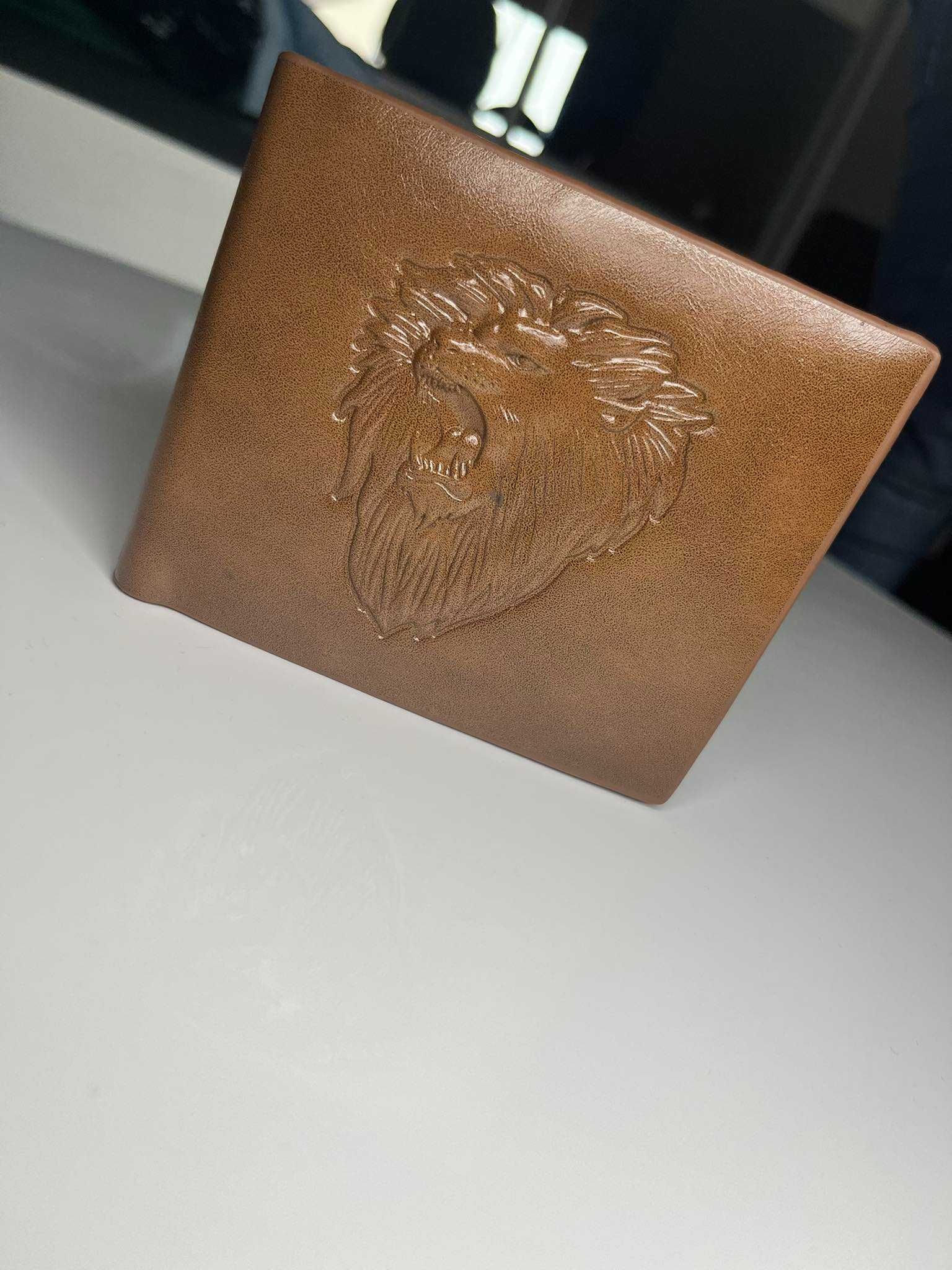 Nowy męski portfel z lwem