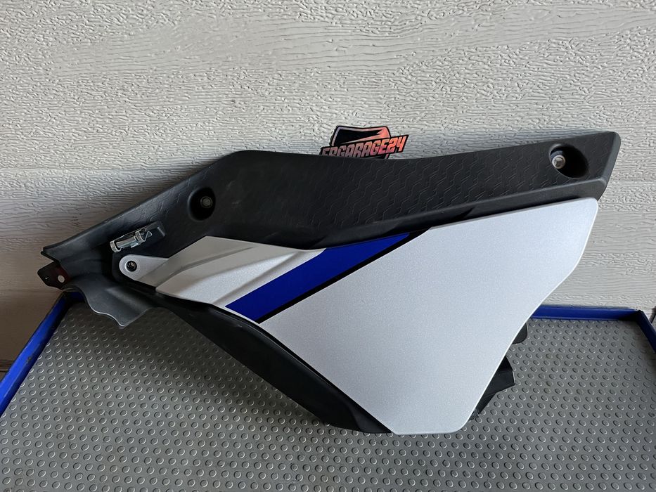 Lewy boczek owiewka yamaha r1 rn32