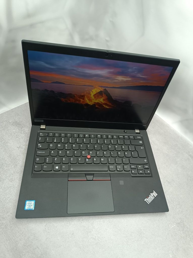 Ноутбук Lenovo ThinkPad T490/i5-8365U/8 ГБ/256 GB/14.0 " Full HD IPS