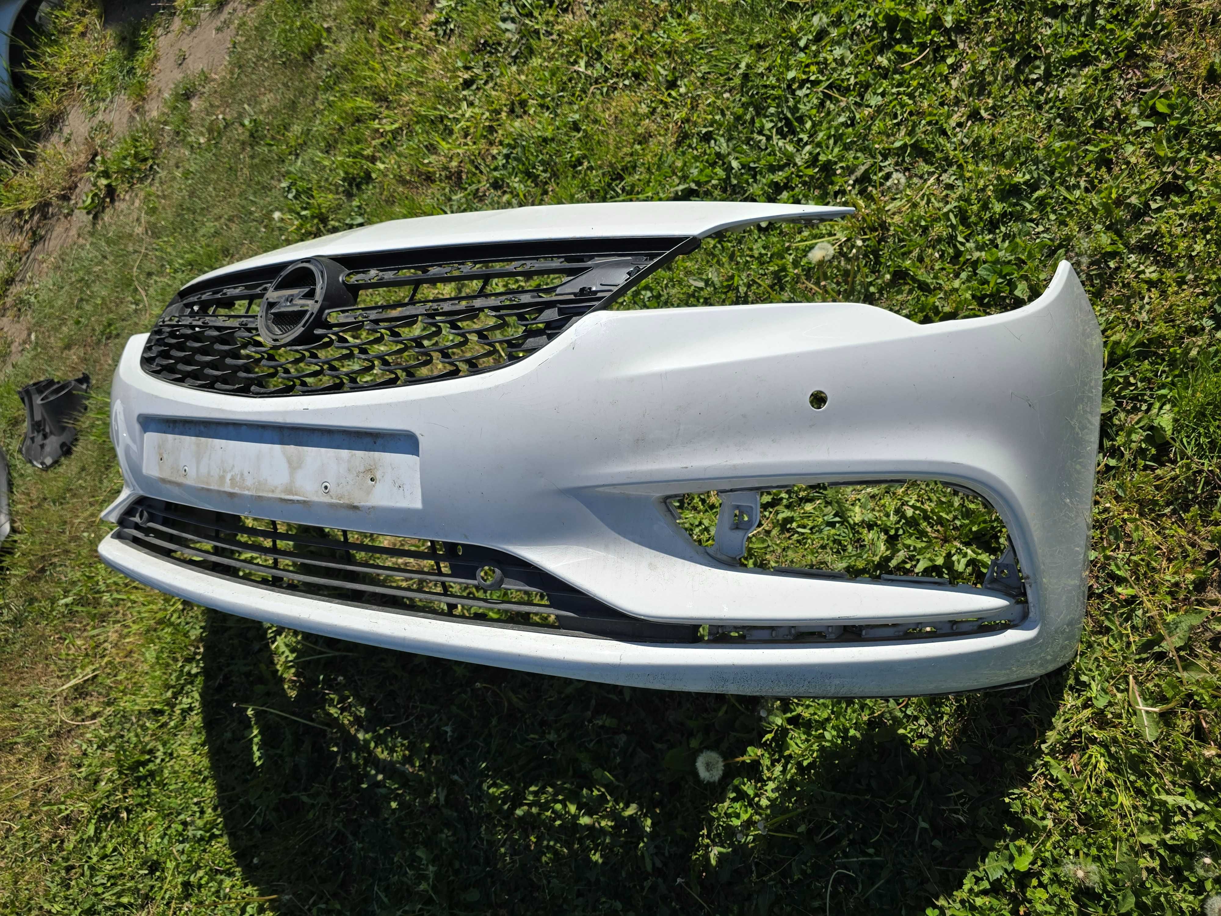 zderzak przód Opel Astra K
