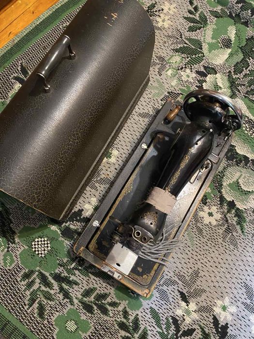 Ручна швейна машинка