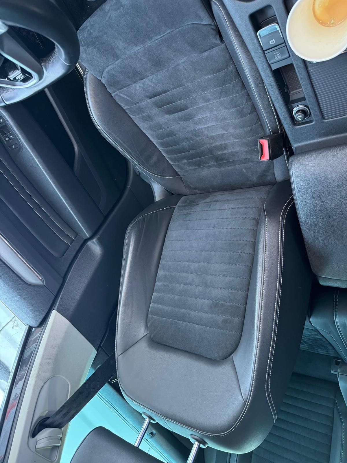 Авто запчастини до Passat b8