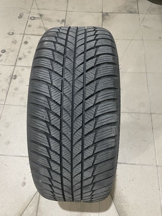 Opony zimowe 225x40r18 bridgestone  blizzak LM 001