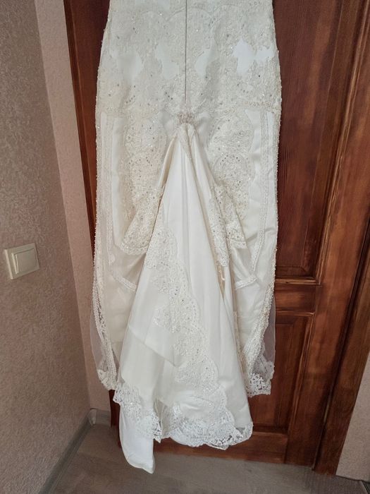 Весільна сукня вишита бісером