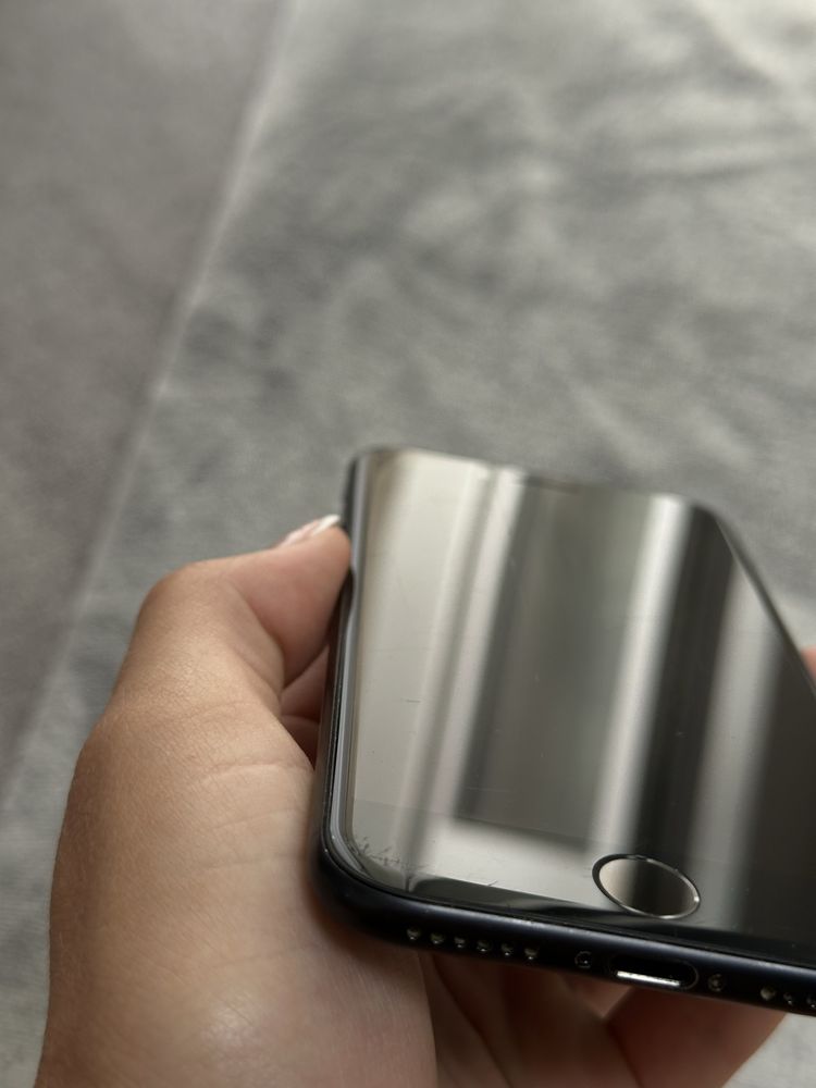 iPhone 7 б/у в хорошем состоянии