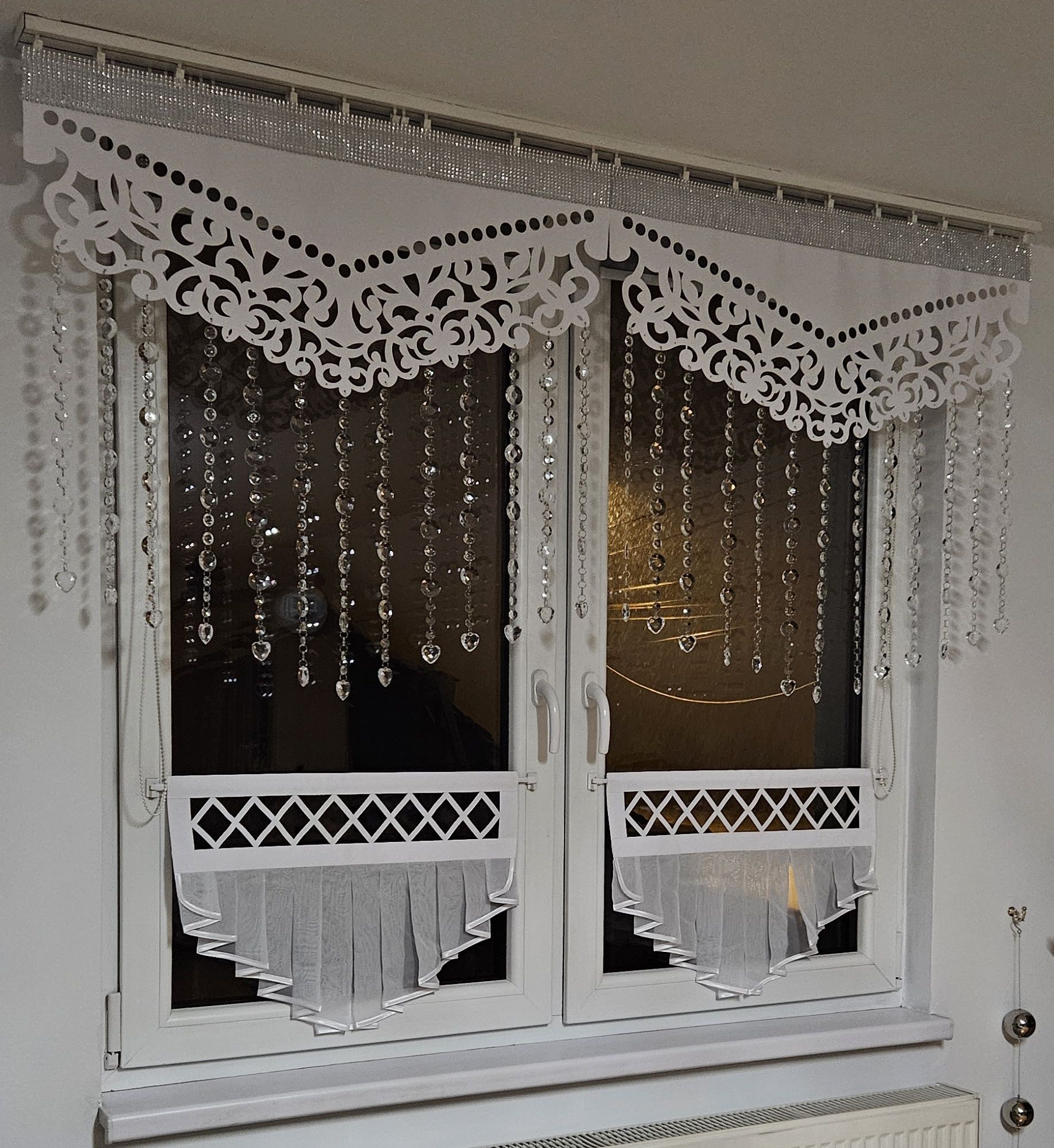firana panel ażurowy z koralikami
