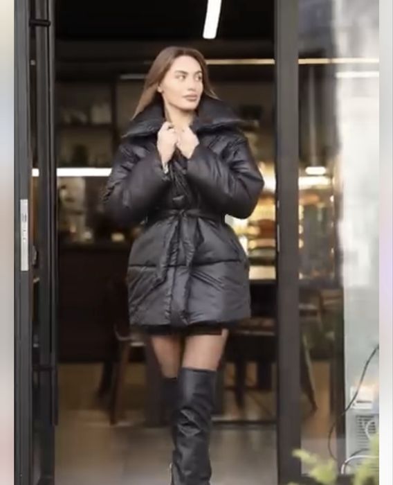 Пуховик зимний черного цвета