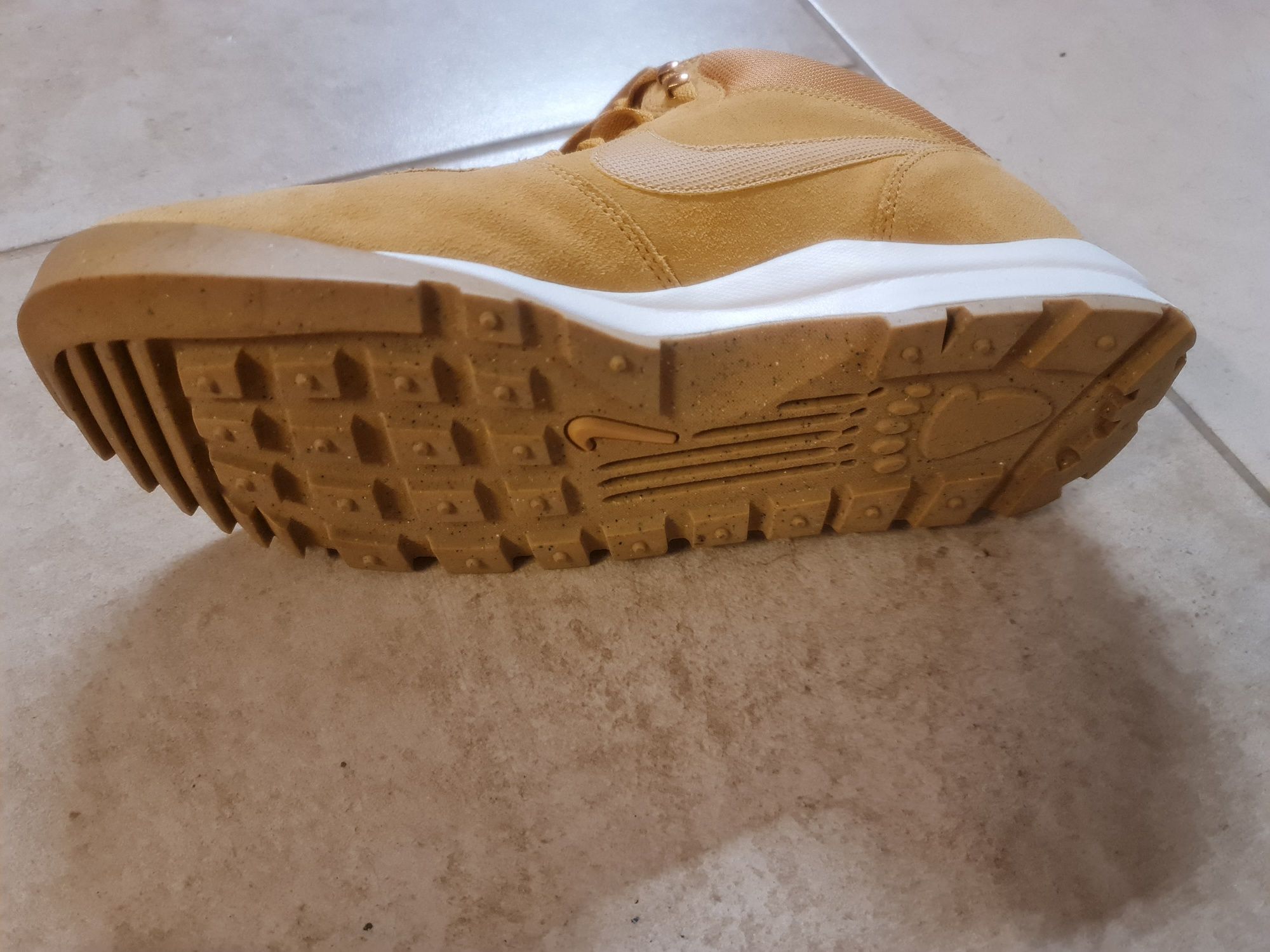 Продаю чоловічі спортивні ботинки Nike розмір.45.5