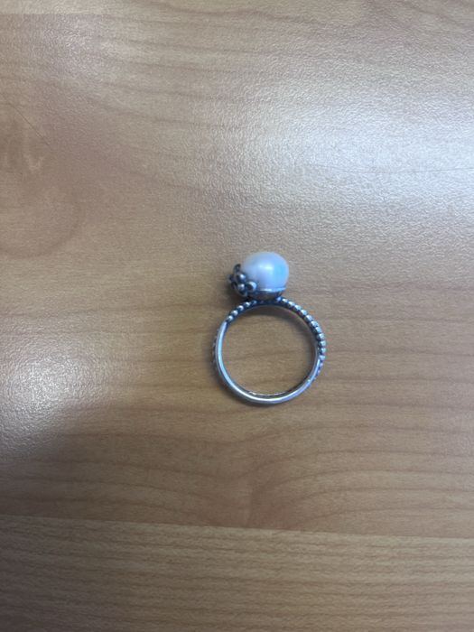 Anel Pandora Prata com pedra