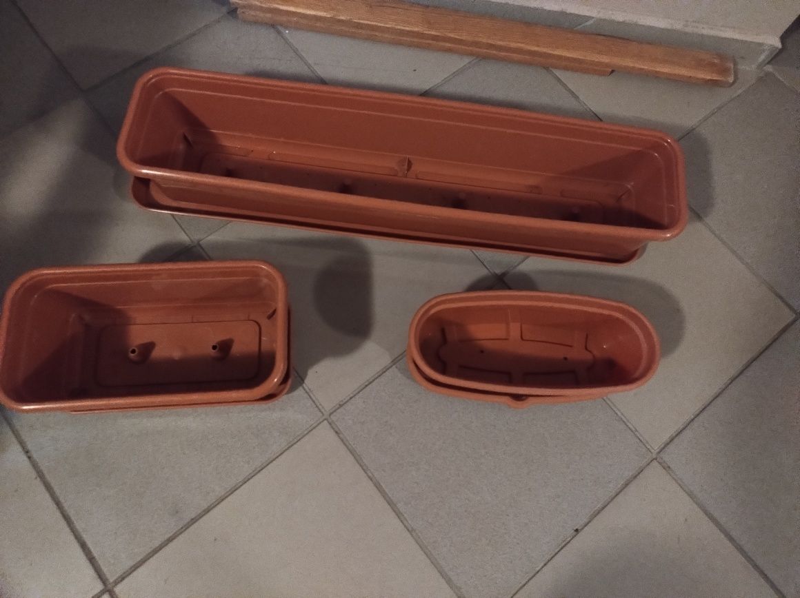 Doniczki donice skrzynki osłonki na podwórko