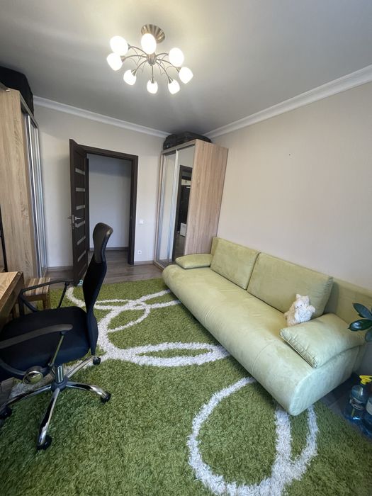 Продаж 3 кім.кв., вул.Гмирі 18, метро 7 хв.