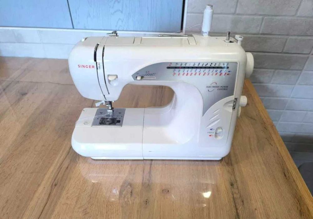 Продам швейну машинку SINGER 2662
