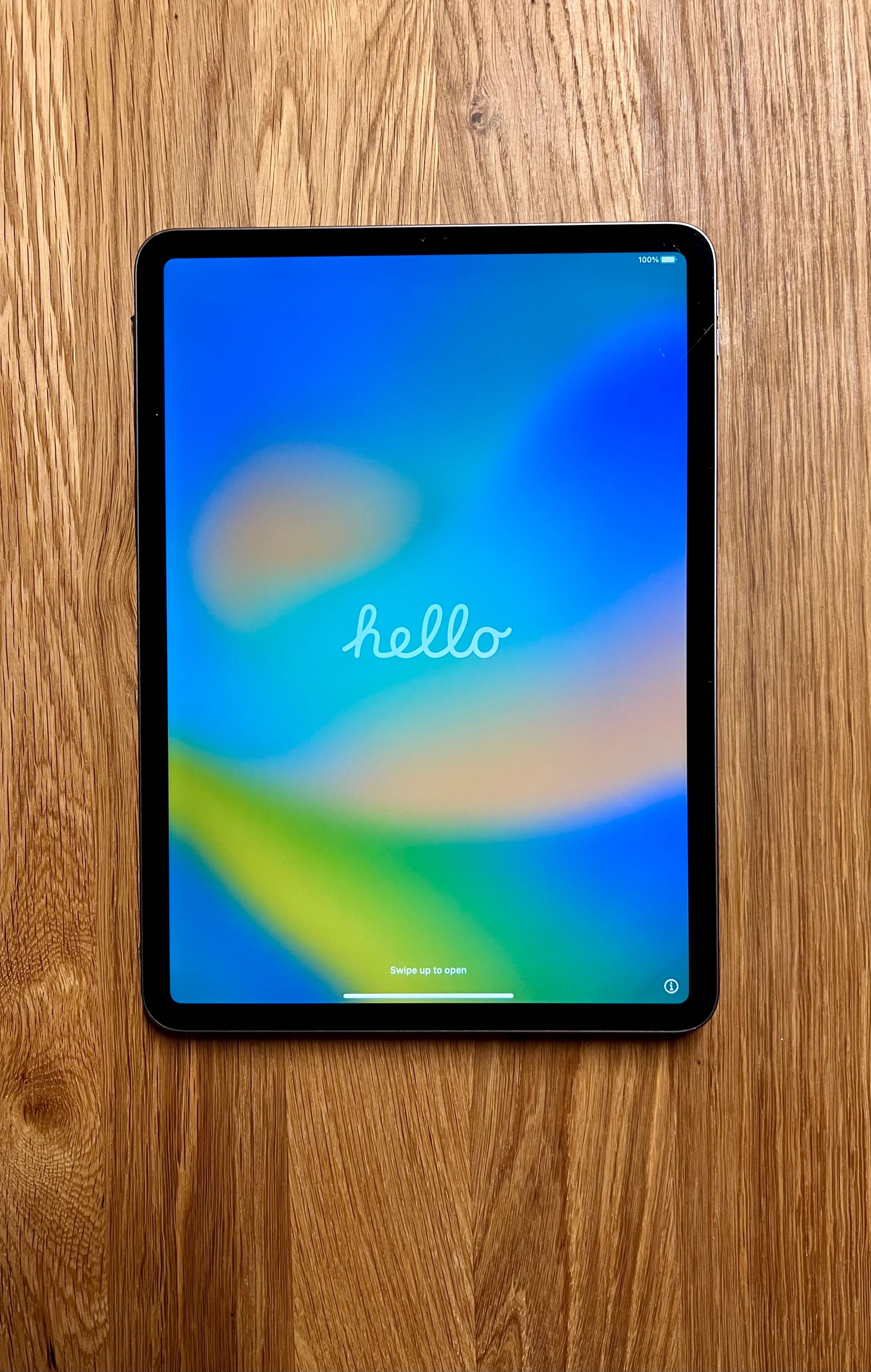 iPad Pro 11” Gwiezdna Szarość + Gratis Klawiatura Smart Keyboard Folio