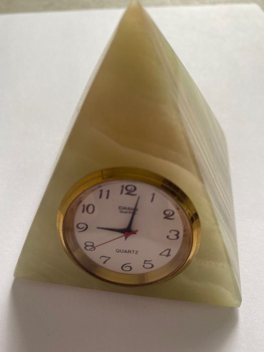 Годинник настільний з оніксу