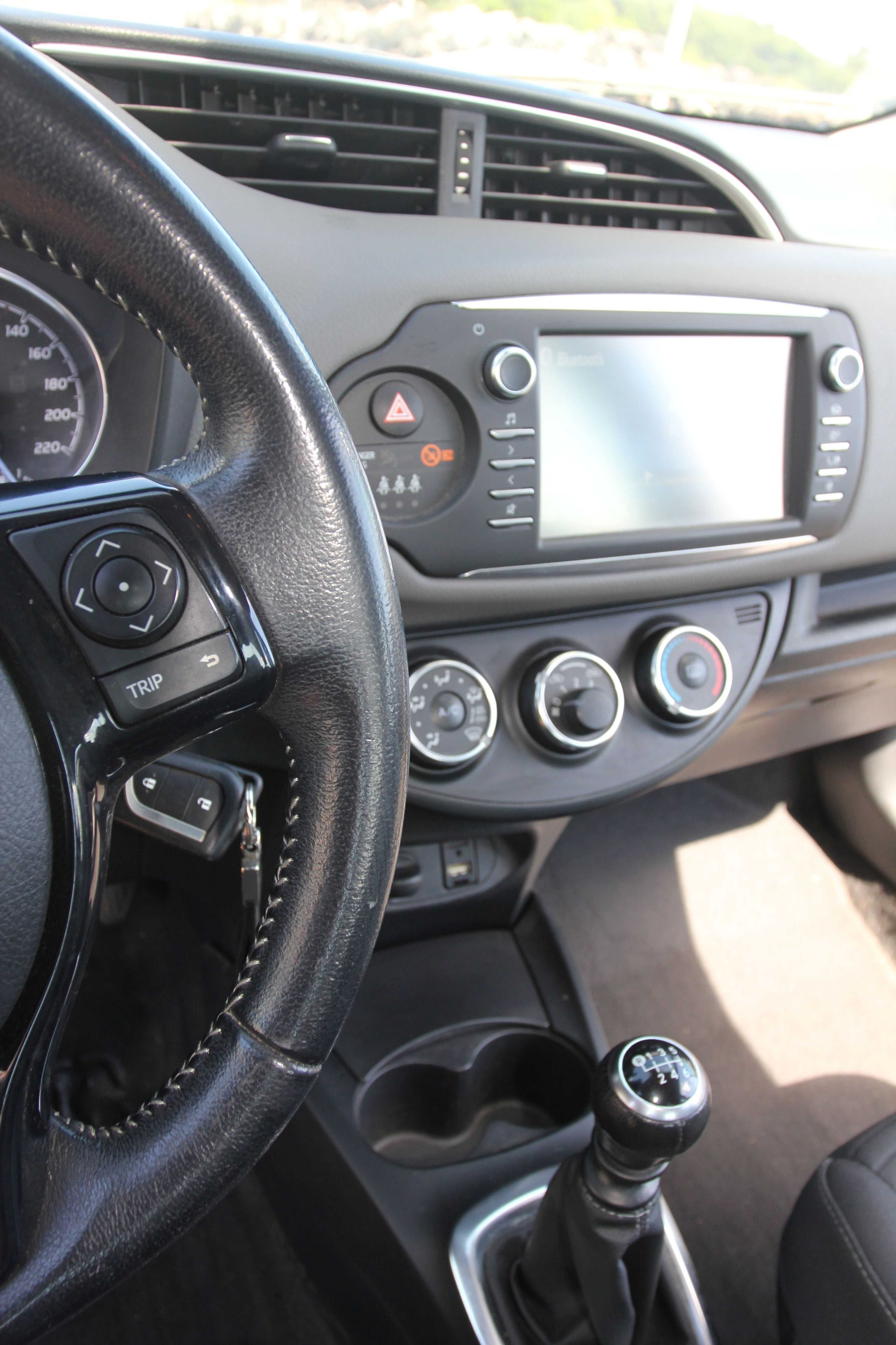 Toyota Yaris 1.4D 5P Comfort + Pack - Excelente Oportunidade